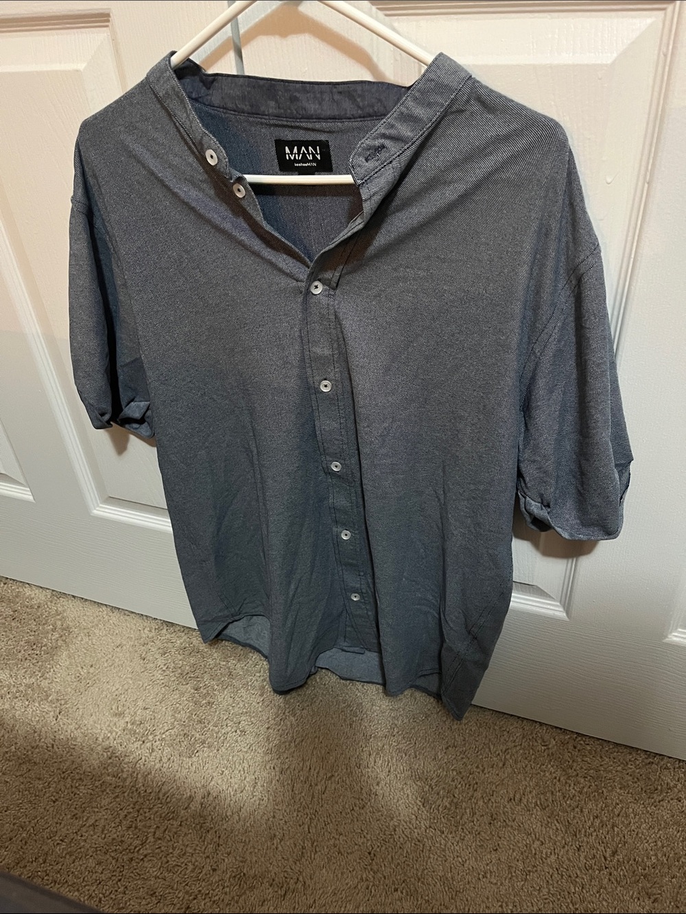 Short-Sleeve Button-Up Shirt in Blue